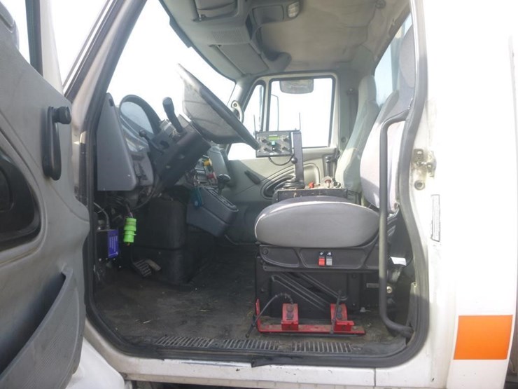 2004-international-7400-image-9