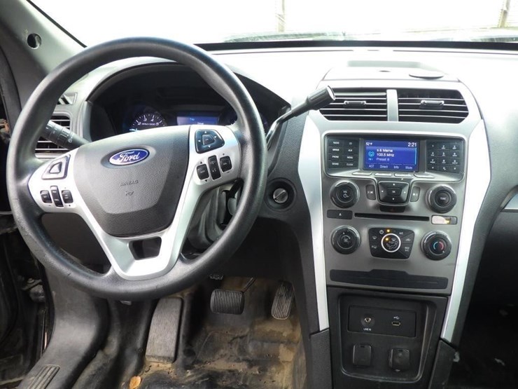 2014-ford-explorer-image-9