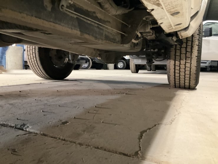 2017-chevrolet-silverado-1500-image-27