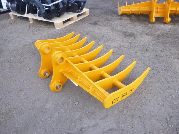 caterpillar-303-image-3