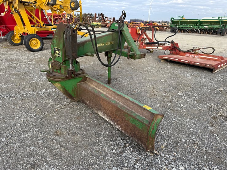 john-deere-10-image-3