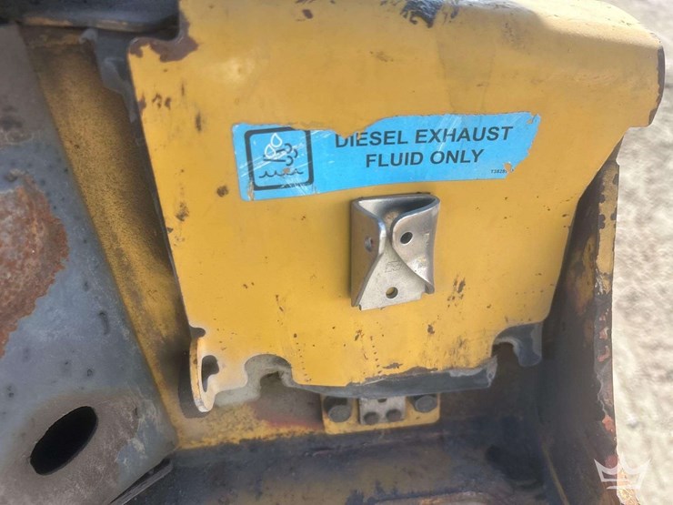 2018-deere-331g-image-24