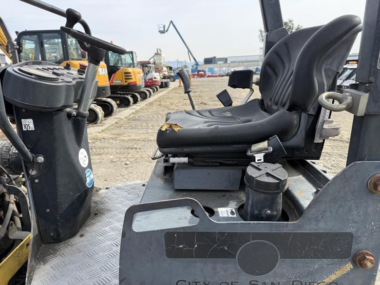 2014-bomag-bw120-image-16