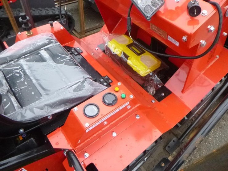 2025-agt-sda140w-skid-steer-loader-image-16