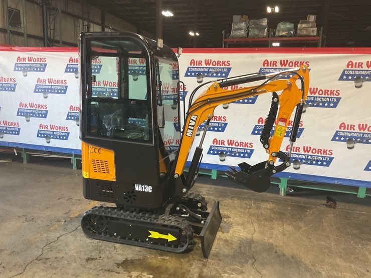 (inv.50040)-2025-miva-va13c-mini-excavator,-13.5-hp-gas-engine,-aux.-hydraulics,-blade,-15"-bucket-image-1
