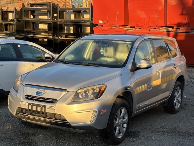 2014-toyota-rav4-image-1