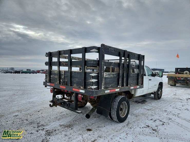2012-gmc-sierra-3500hd-image-4