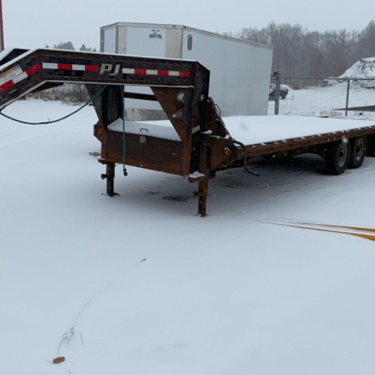 (Inv.51031) 2014 P.J. Trailer, VIN # 4P5FS2521E3008386, 20' Plus 5' Dovetail with Ramps, 12,000 GVWR