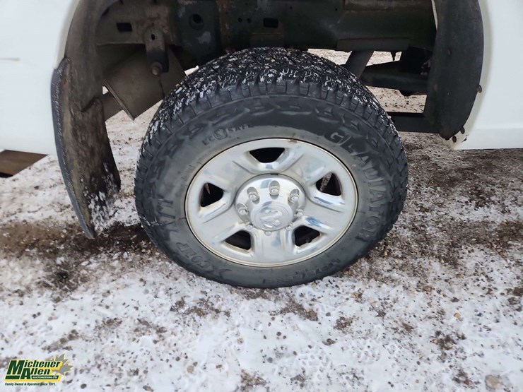 2016-dodge-2500-image-31