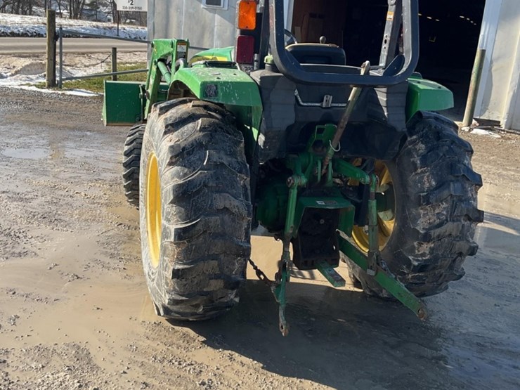 john-deere-4044m-image-6