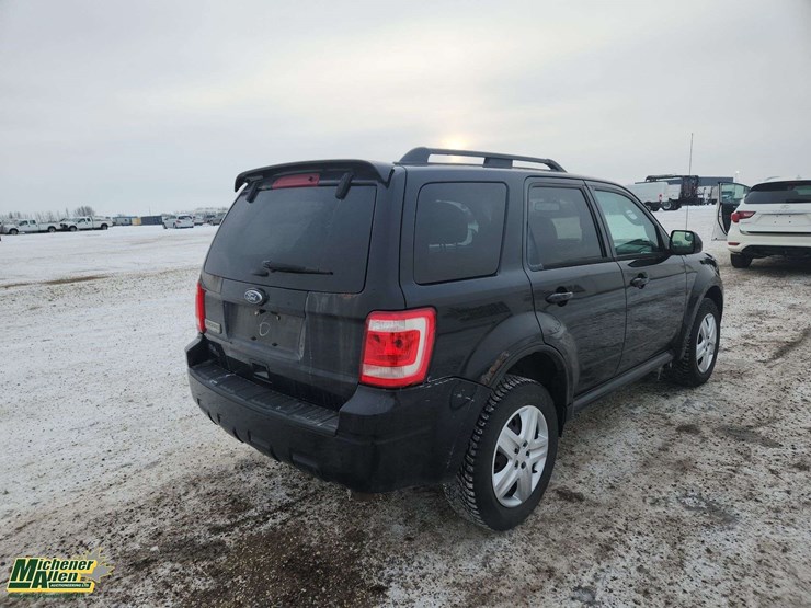 2012-ford-escape-xlt-image-4