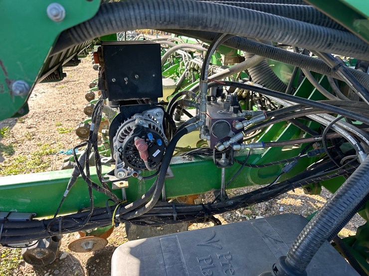 #4308-•-precision-planter-12-row-40"-planter-image-8