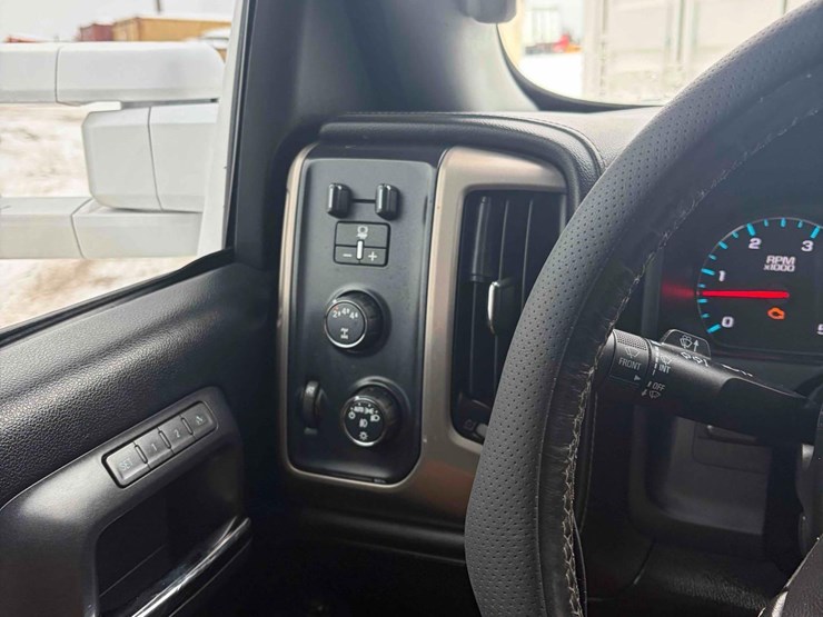 2018-gmc-sierra-denali-image-13