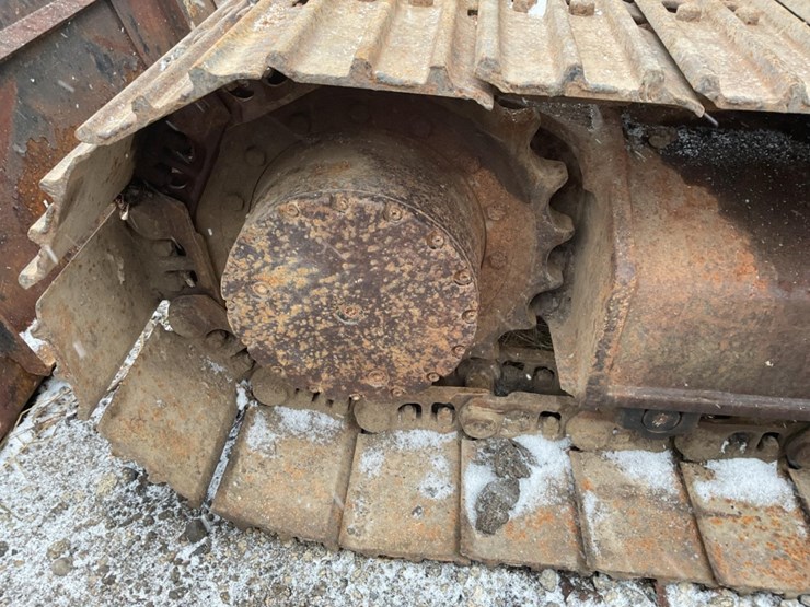 caterpillar-e120b-image-6