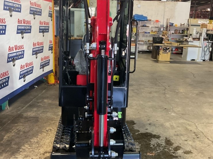 (inv.50032)-2025-miva-va13c-mini-excavator,-13.5-hp-gas-engine,-aux.-hydraulics,-has-broken-glass-image-10