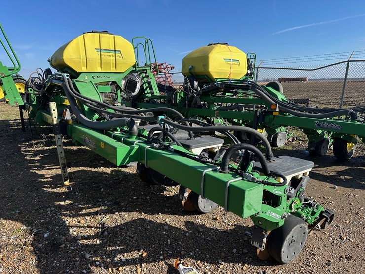 #4308-•-precision-planter-12-row-40"-planter-image-1