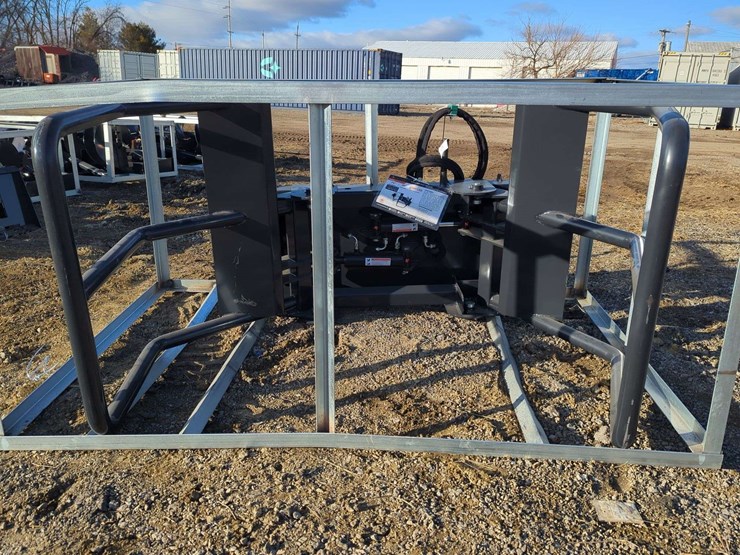 wolverine-skid-steer-bale-squeeze-hydraulic-adjustable-bsh-12-75d-image-1