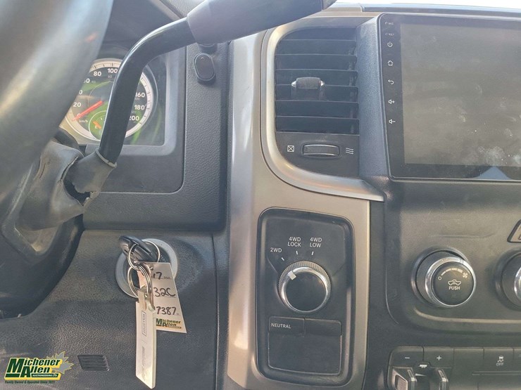 2014-dodge-2500-image-18