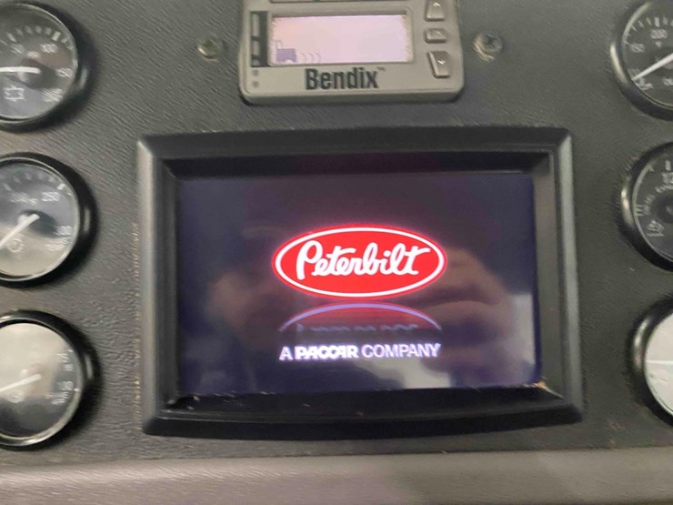 2014-peterbilt-365-image-71