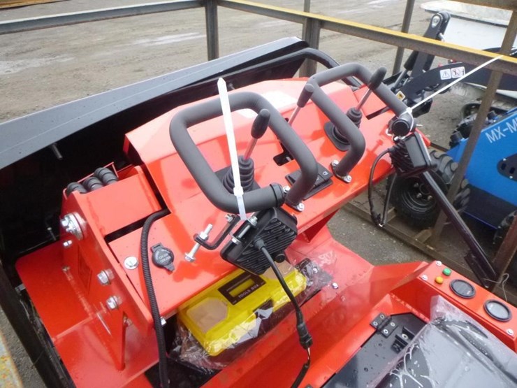 2025-agt-sda140w-skid-steer-loader-image-14