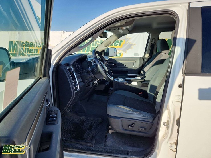 2014-ram-2500-slt-image-16