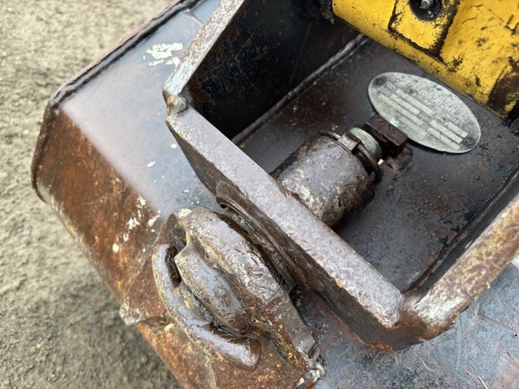 2018-caterpillar-303-image-13