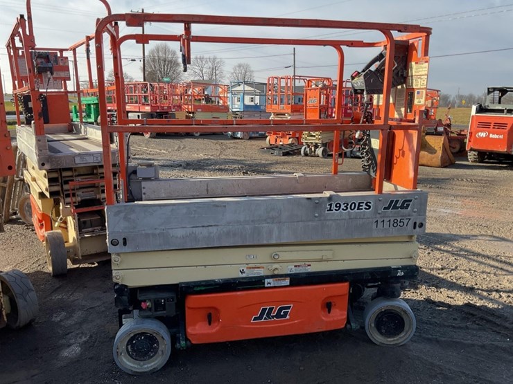 2011-jlg-1930es-image-10