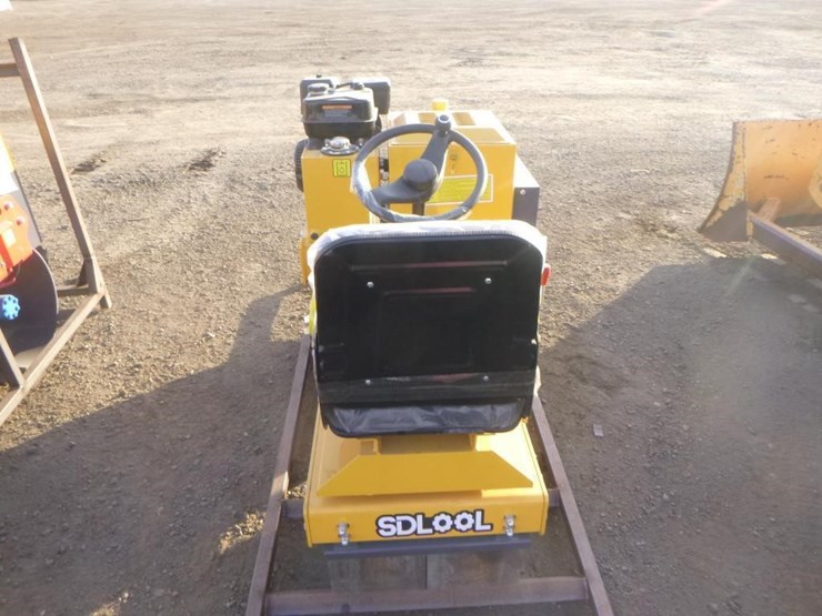 sdlool-sl850-tandem-vibratory-roller-image-6