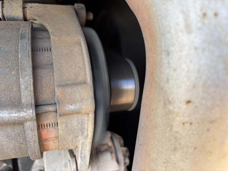 2005-jlg-8042-image-56