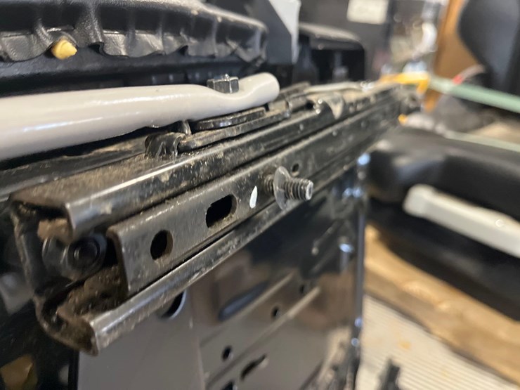 skid-steer-seat-image-6