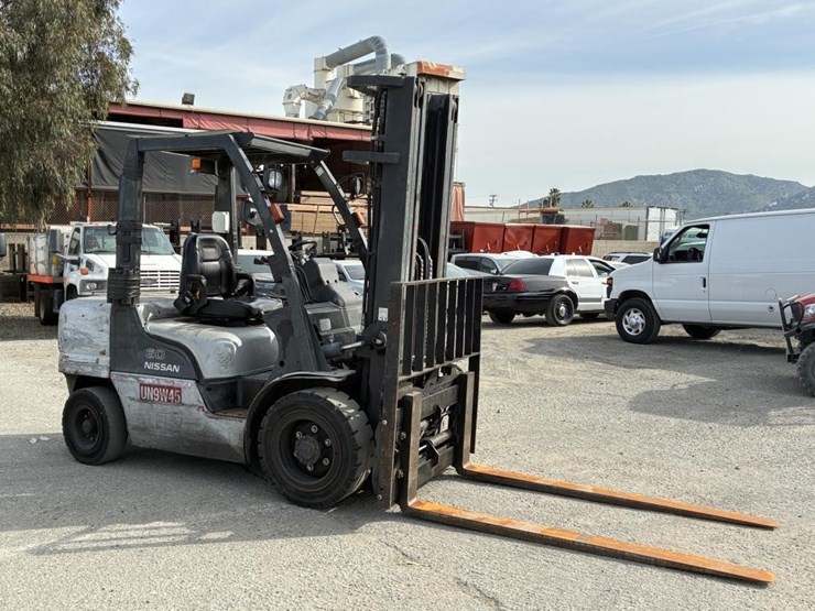 nissan-mug1f2a30jv-image-2