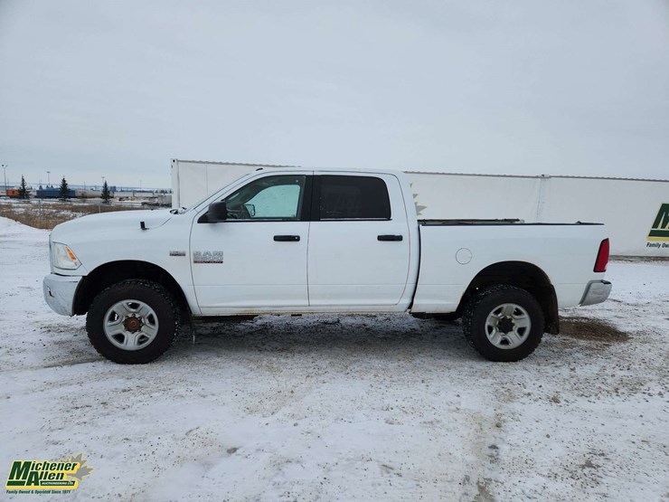 2017-ram-2500-hd-image-6