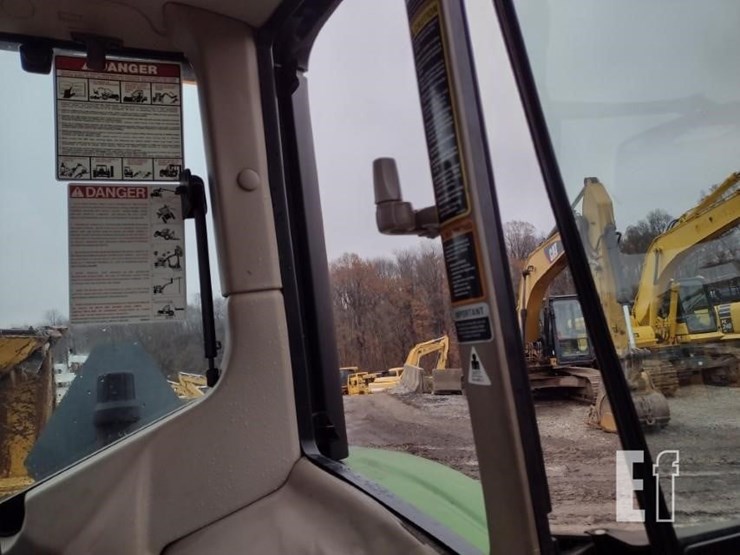 2010-john-deere-7130-image-13