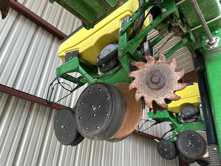 john-deere-1725-image-35