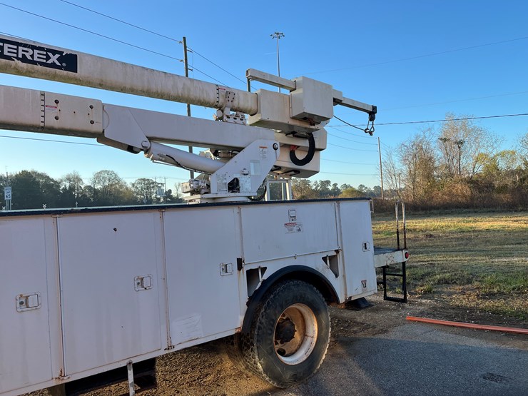 2012-ford-f750-image-3