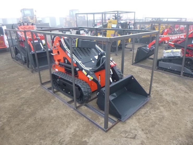 2025-agt-lrt23-skid-steer-track-loader-image-2