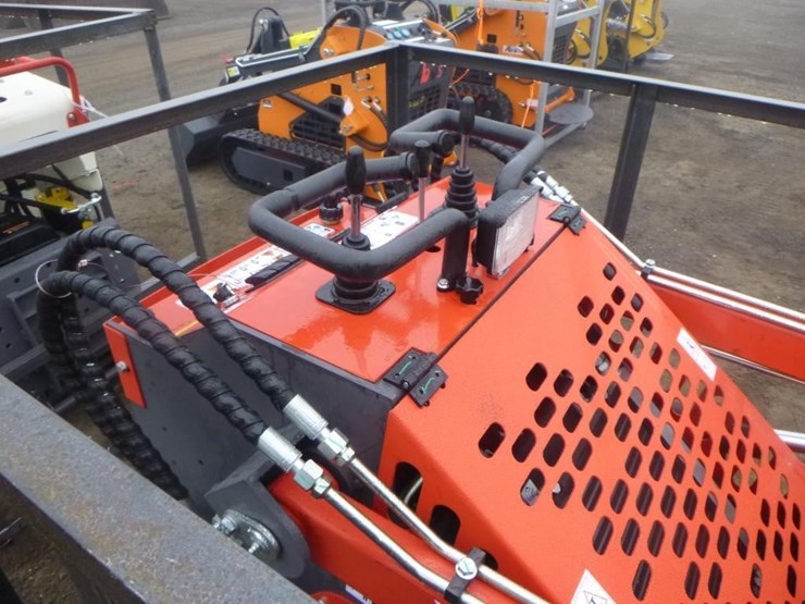 2025-agt-ysrt14-skid-steer-track-loader-image-14