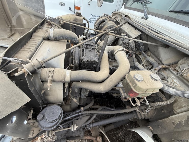 1998-international-4700-image-8