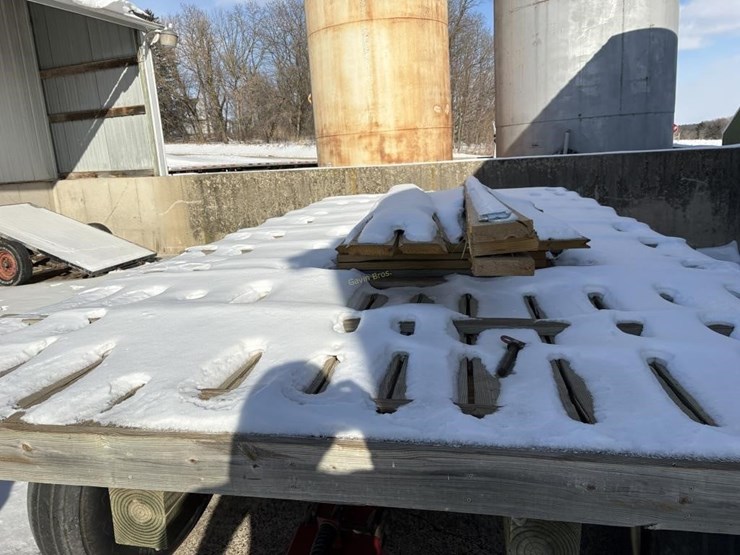 flat-rack-wagon-on-h&s-running-gear-image-7