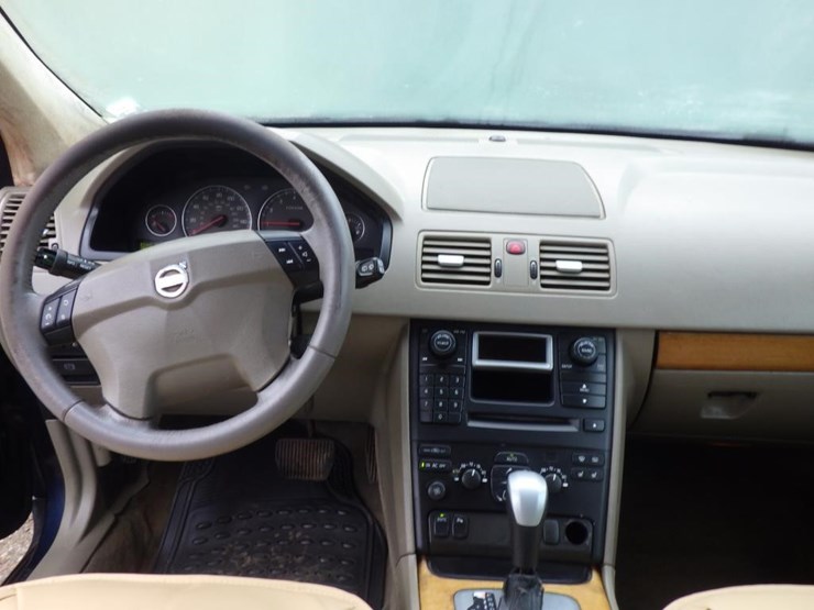 2004-volvo-xc90-image-9