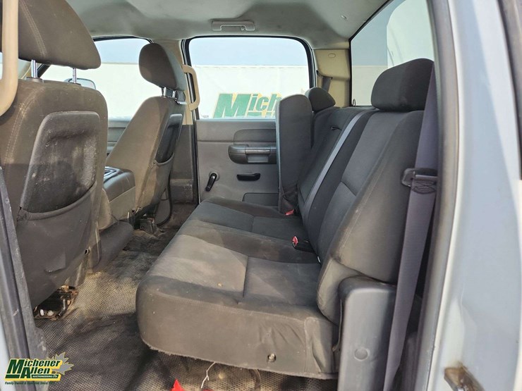 2011-gmc-sierra-3500hd-image-15