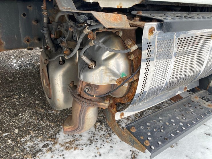 2018-hino-338-image-11