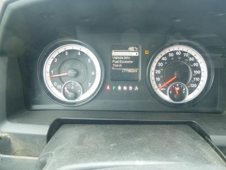 2014-dodge-1500-image-22