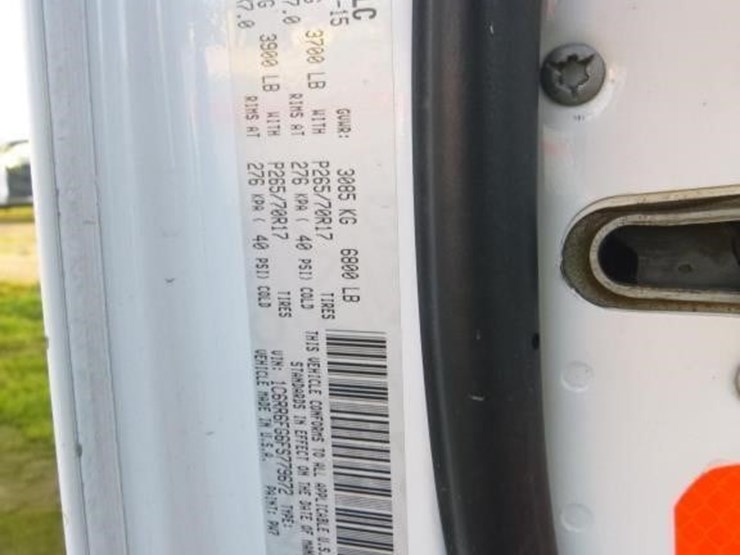 2015-dodge-1500-image-23