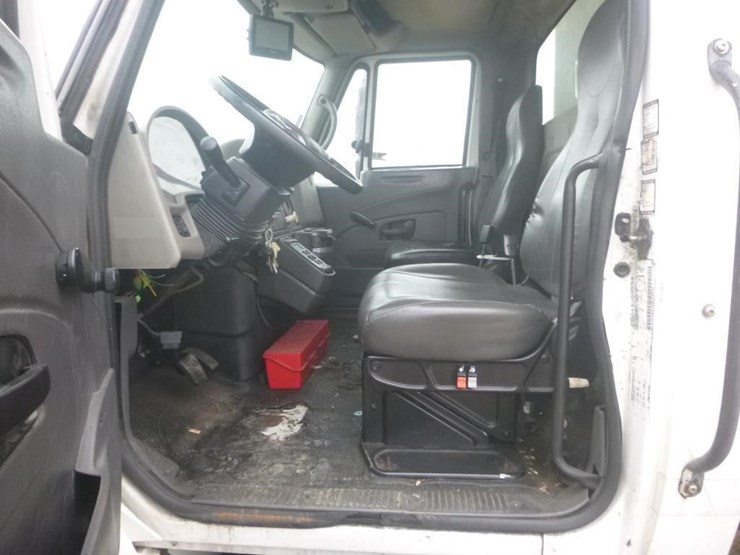 2010-international-durastar-4300-image-12