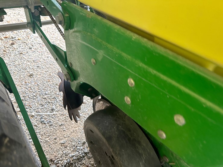 john-deere-1725-image-42