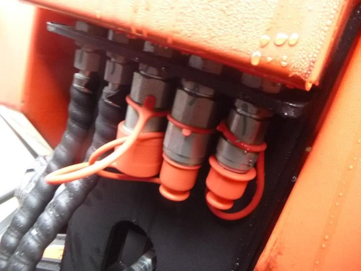 2025-agt-sda-140t-skid-steer-track-loader-image-11