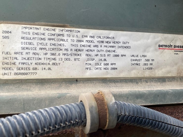 2005-sterling-at-9000-semi-tractor-image-34