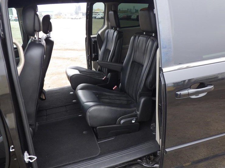 2017-dodge-grand-caravan-image-7