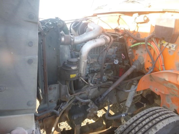 1995-international-4700-image-16